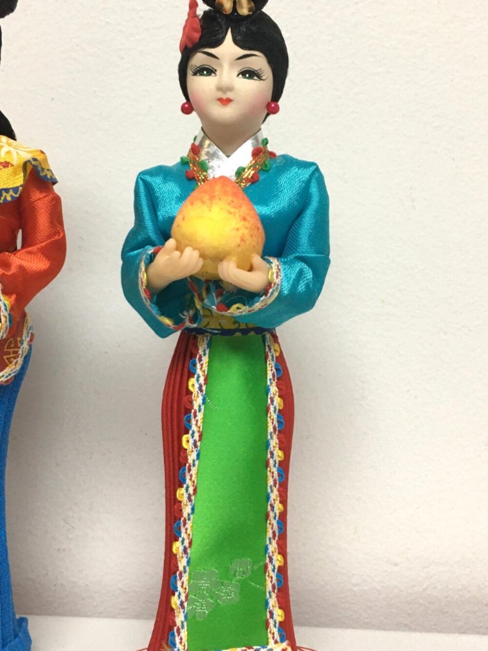 Four Vintage 10.5" tall Silk Geisha Figures / Dolls - Picture 6 of 8